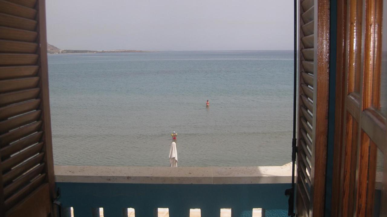 Theodora Aparthotel Makrýgialos Esterno foto