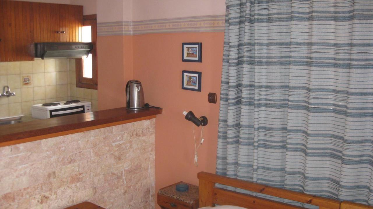 Theodora Aparthotel Makrýgialos Esterno foto