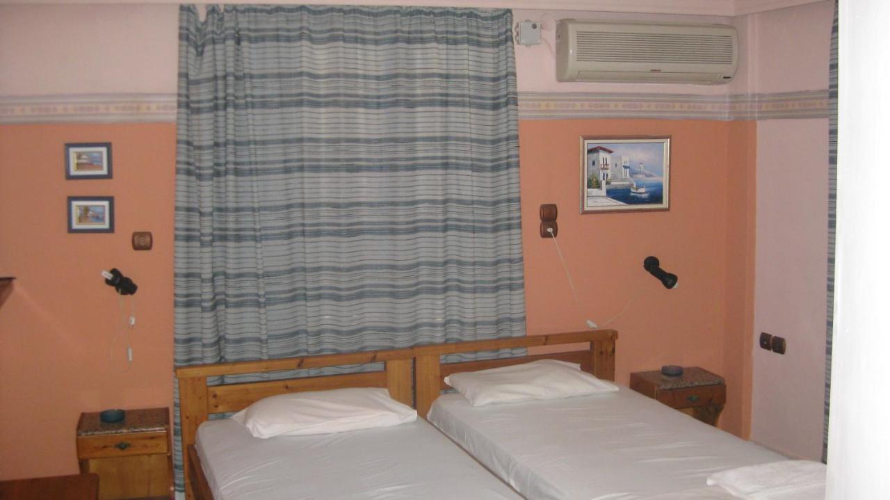 Theodora Aparthotel Makrýgialos Esterno foto